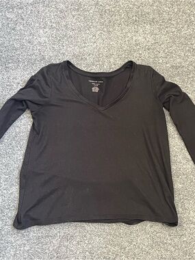 American Eagle Women’s Soft & Sexy Plush Long Sleeve V-Neck Shirt, Medium